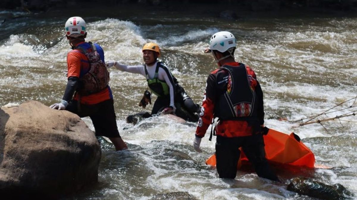 Three Days Lost, Garut Residents Found Dead Dragged By The Cimanuk River