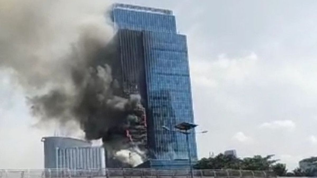 K-Link Tower Building In Gatot Soebroto Fire, 20 Fire Fleet Deployed