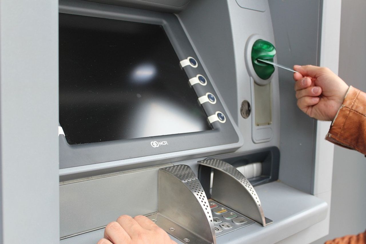 注意してください!これらは、すでに送金している場合に詐欺師アカウントをブロックする5つのステップです。