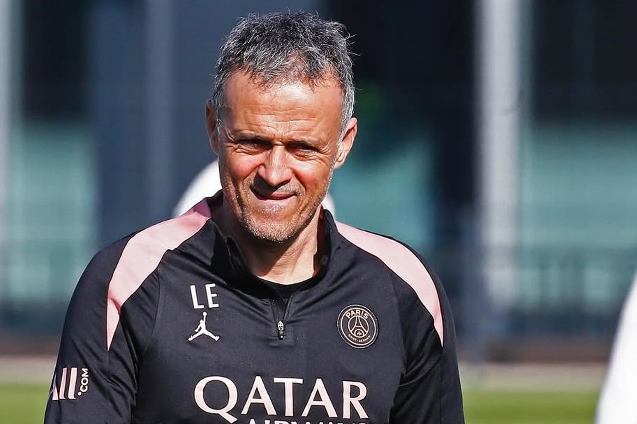 激レア kappa Barcelona ウィンドブレーカー ルイスエンリケ着用 ルイス・エンリケ チャンピオンズリーグでのリバプール攻撃の悲惨さを警戒