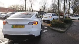 Pengguna Mobil Tesla di Eropa Terkena Dampak Aplikasi Ponsel yang Bermasalah