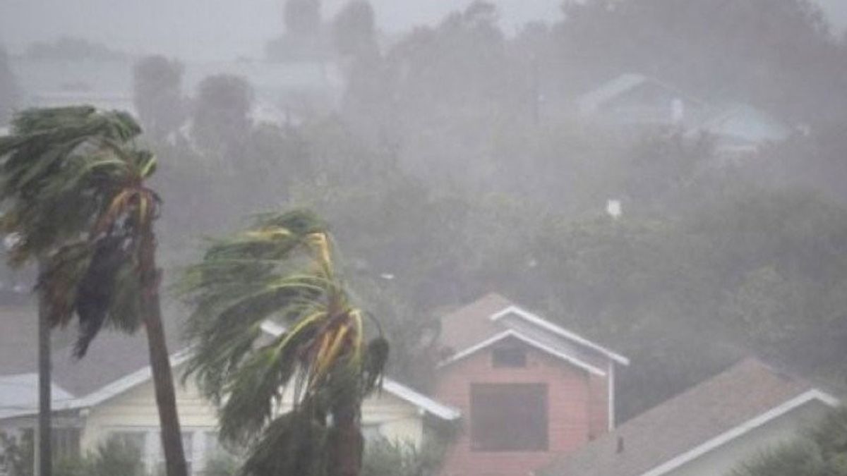 雅加达和千岛被闪电雨预测