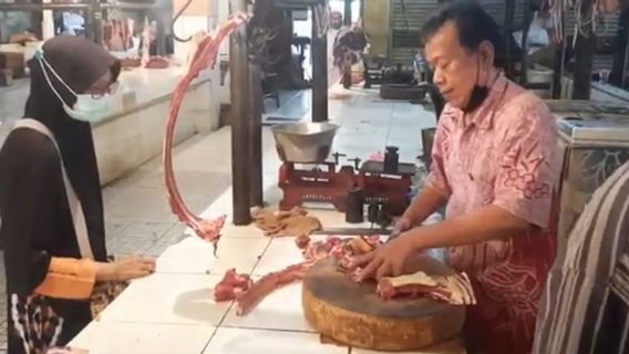 Harga Terus Meroket, Pedagang Daging Sapi di Pasar Kramat Jati Ancam Mogok