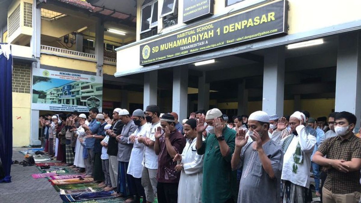 500开斋节祈祷会众在巴厘岛的Muhammadiyah Da'wah大楼举行，Khatib建议效仿先知易卜拉欣和伊斯梅尔的榜样