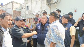 Members Of The West Jakarta Metro Police Visit The Dispute Land In Kalideres