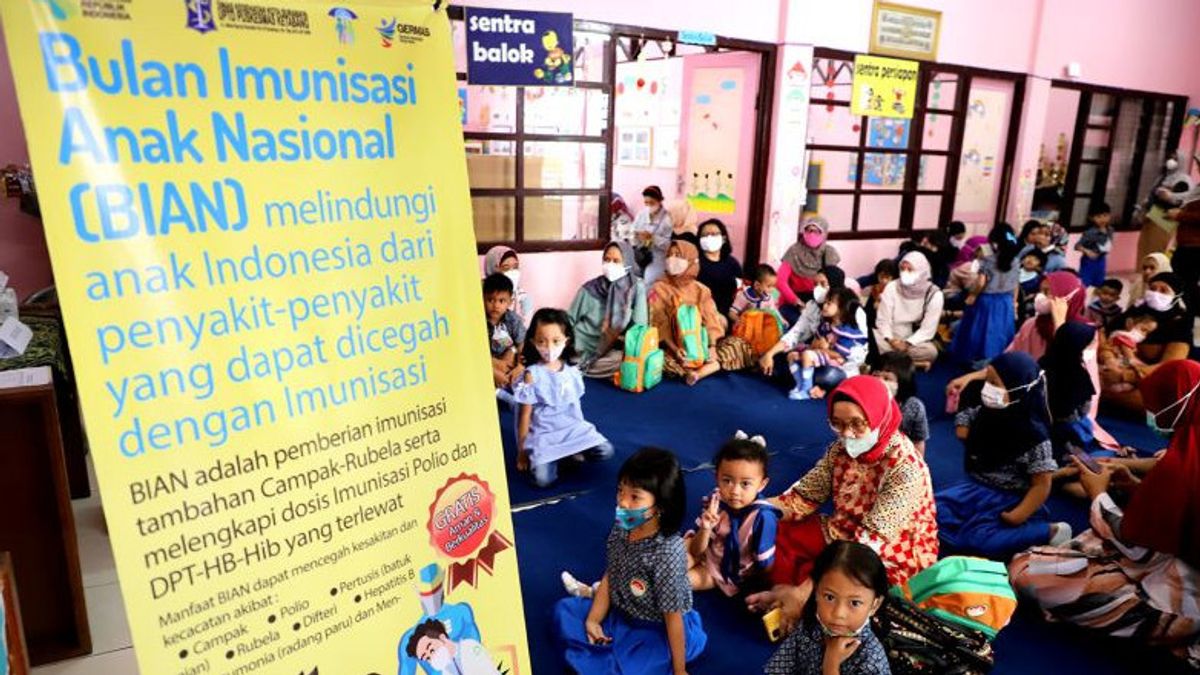 مكتب الصحة في سورابايا يكتشف بشكل مكثف حالات الالتهاب الرئوي لدى الأطفال الصغار