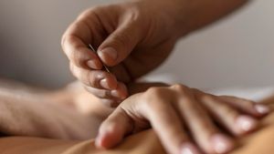 Comment soulager la toux avec la torture au point d'acupuncture en Chine