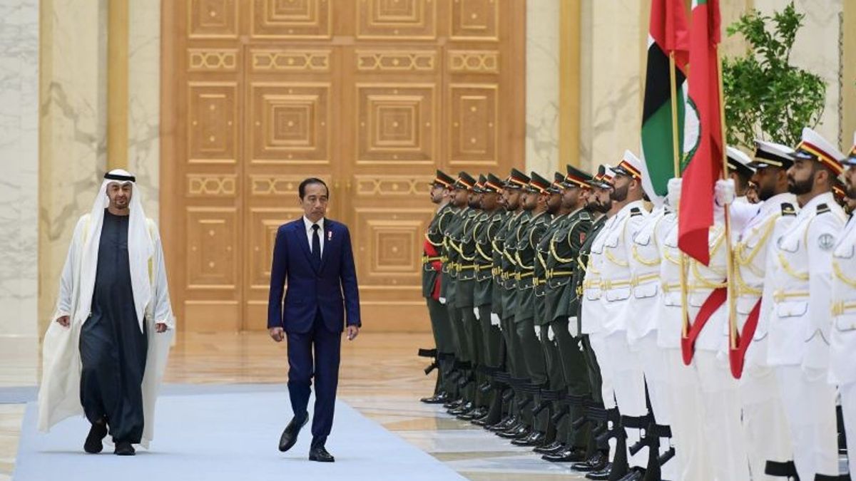 Le président Jokowi accueille la cérémonie d’État à Qasr Al Bulan Abu Dhabi