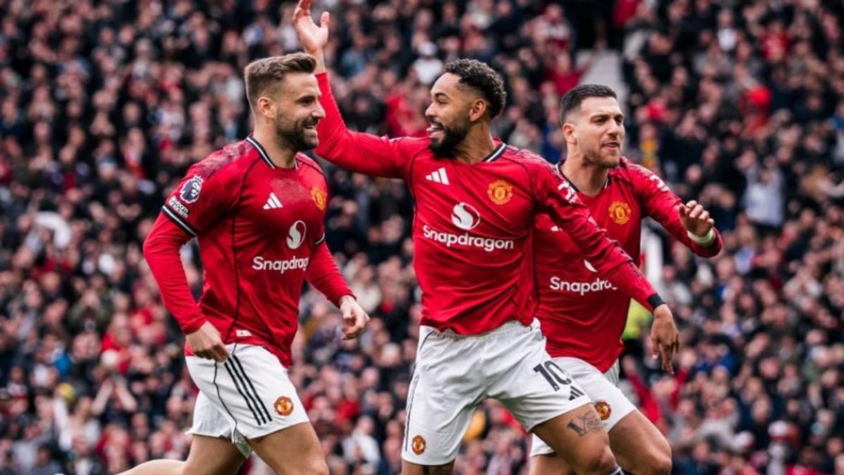 Manchester United Finishes in Third Place After Defeating Nottingham Forest 3-2