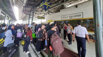 The Number Of Long-distance Train Passengers On The Second Day Of Eid Is Still High