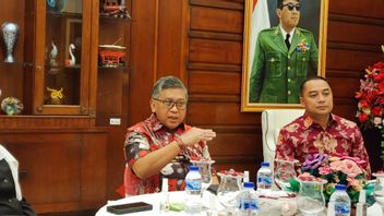 “是的，它是一样的，很远，”PDIP秘书长的回答，同时在Anies-AHY-Aher被比作Soekarno-Hatta-Sjahrir时保持微笑