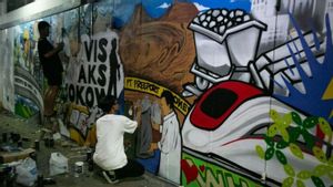 Jokowi's Return To Solo Was Welcomed By A Group Of Young People's Mural Arts