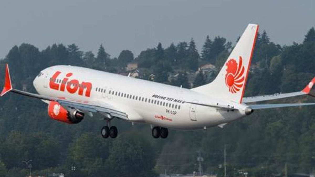 Amazing Photo Of 2 Boeing Planes With Lion Air Logo In Russia, This Is Management's Explanation