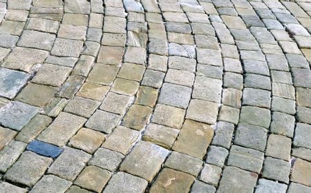 Mengetahui Beda Cobblestone dan Paving Block