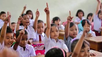 人民学校、貧しい家族のための子供のキャラクターを構築するための24時間イニシアチブ