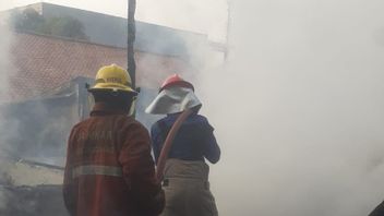 バララジャ警察寮複合施設が火災を起こし、数十人の人員が配備された