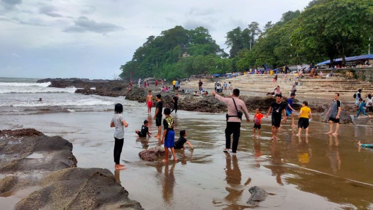 2022 Christmas Holidays, Coastal Tourism Objects In Sukabumi Are Still Quiet