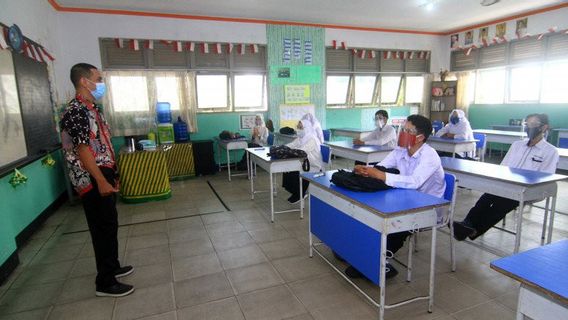 Kemendikbudristek Dorong Penggabungan Sekolah dengan Sedikit Siswa