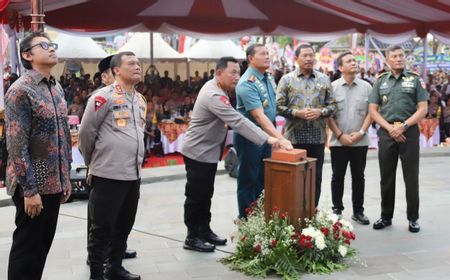 Panglima TNI Bersama Kapolri Resmikan Monumen Jenderal Polisi Hoegeng Iman Santoso