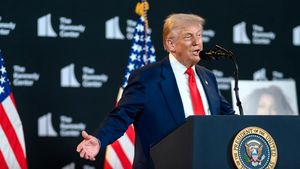 Trump Diam-diam <i>Ngebet</i> Dapat Nobel Perdamaian