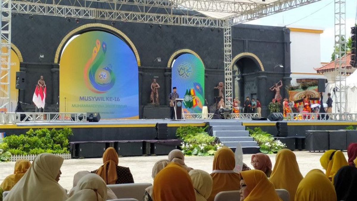 The Opening Of The 16th Muhammadiyah East Java Muswil, Khofifah To The Coordinating Minister For Human Development And Culture Is Also Present