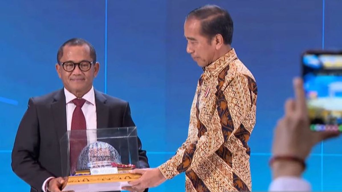 Félicitations monsieur Jokowi! récolté le prix du père de la construction indonésienne