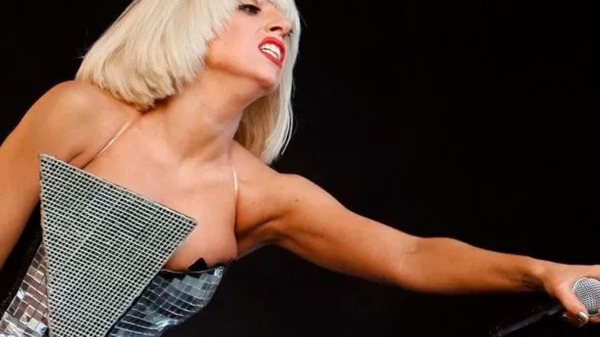 Lady Gaga Beberkan Gangguan Psikotik Akibat Diperkosa