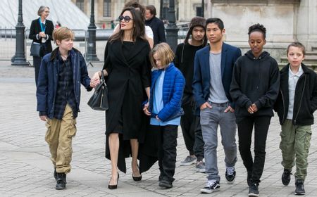 Metode Parenting Unik Angelina Jolie untuk Keenam Anaknya