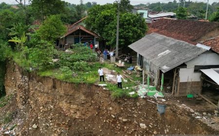 Pemkab Bekasi Prioritaskan Tangani Longsor Jembatan Cipamingkis