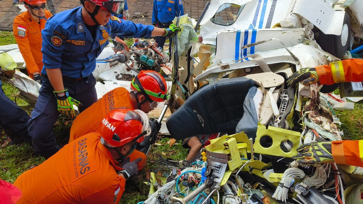 Ini Identitas 3 Korban Pesawat PK-IFP Type Cessna 172 yang Jatuh di BSD Serpong