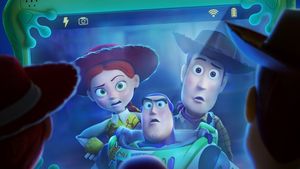 Teaser Perdana <i>Toy Story 5</i> Ungkap Persaingan Woody cs Lawan Tablet Anak