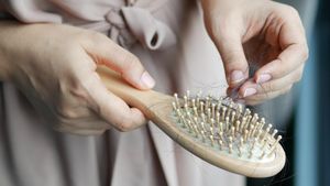 Masalah Rambut Tak Sama, Ini Bedanya Rontok dan Patah