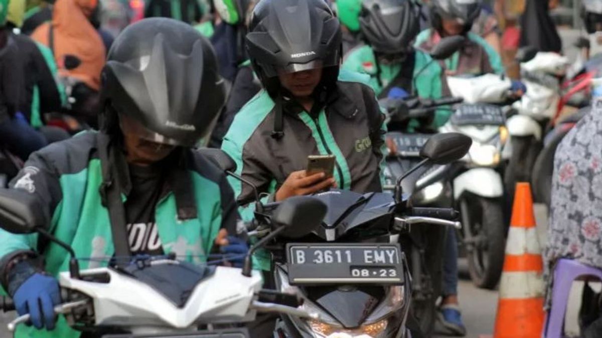 اليوم ، Ojek Online Jabodetabek Demo: تجنب منطقة القصر إلى مكتب Gojek-Grabek