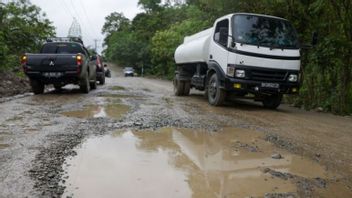 Aceh Governor Ensures Roads Damaged Due To The Rukoh Reservoir Project Will Be Repaired Immediately