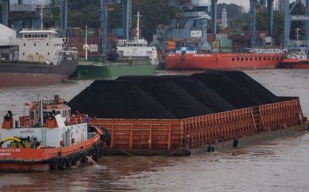 75 Kapal Batu Bara yang Penuhi DMO Siap Berlayar