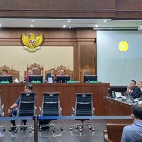 Petinggi BAKTI Kominfo Sebut Baru 1.795 Tower BTS Berfungsi, Hakim: Mangkrak