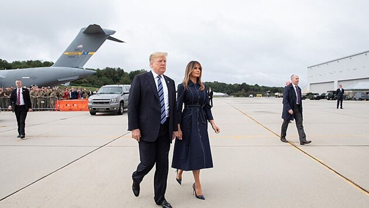 Trump Complains Teleprompter And Escalator At UN Headquarters Congested, Melania Almost Crashed