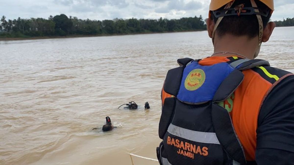 Hari Kedua Pencarian, Bocah 10 Tahun Tenggelam di Sungai Batanghari Ditemukan Mengambang