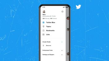 Twitter Tries New Appearance Of In-App Sidebar Menu For IOS Users