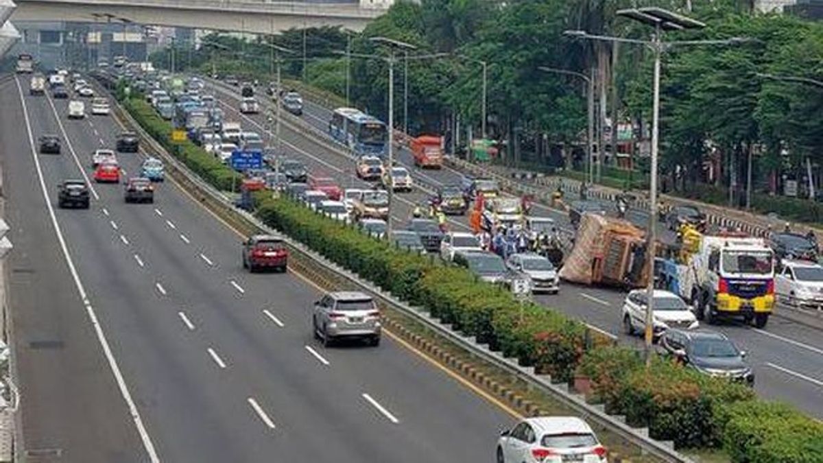 During The ASEAN Summit, Goods Trucks Are Prohibited From Crossing The Jakarta Toll Road, Here's The List