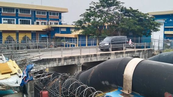 Pj Gubernur DKI Heru Budi Tinjau Stasiun Pompa Pluit