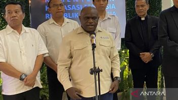 وأوضح وزير حقوق الإنسان تعزيز كومناس هام في مراجعة قانون حقوق الإنسان