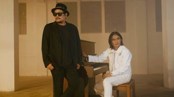 Charly Van HoutenとSetia Bandがマレーシアのコンサートで新しいシングル「失われた記憶」を演奏