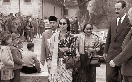 Soekarno Murka Istrinya Hartini Dicap 'Lonte Agung' oleh Mahasiswa Angkatan 66