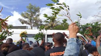 Attentats avant le cimetière de Lukas Enembe, membre de la Chambre des représentants Papouasie : malentendu par la communauté et la police