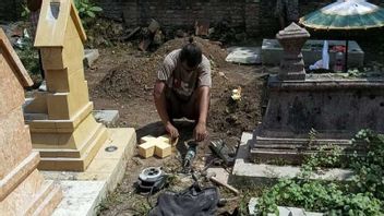 La Police De Surakarta Enquête Toujours Sur L’affaire De La Destruction Des Tombes Jumelles De Cemoro