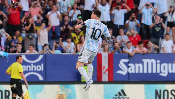 Borong Semua Gol saat Argentina Menang 5-0 atas Estonia, Lionel Messi Samai Rekor Andres Marvezzi dan Jose Manuel Moreno