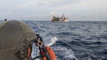 Bakamla Catches Vietnamese-flagged Fishing Boat In North Natuna Sea