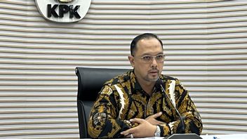 KPK décide de s’arrêter sur des projets par le biais du président de la session, Semarang Martono