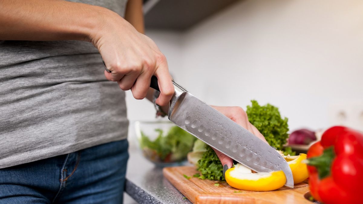 5 Mistakes In Using A Knife To Cook At Home